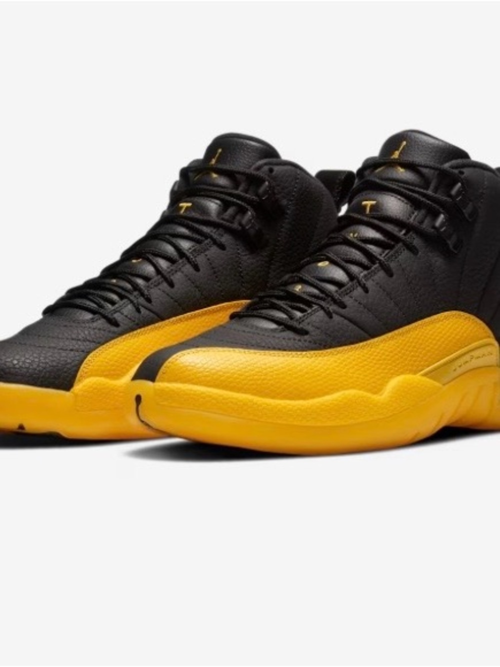 Nike Men’s Athletic Shoes Black and Yellow Low-Top Sneakers